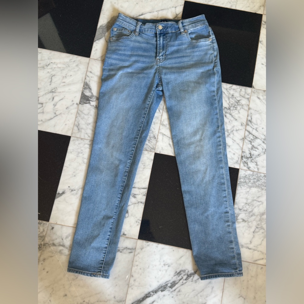 Gap Soft Girlfriend blue denim jeans 25 medium indigo wash relaxed straight leg